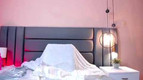 Snapshot of sophiejohnss chatting on November 2025 07:05:02 PM Sophie Johns online show from November 2025 07:05:02 PM