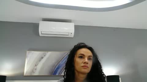 Snapshot of sophiejoulia chatting on February 2025 09:32:01 PM Sophie online show from February 2025 09:32:01 PM