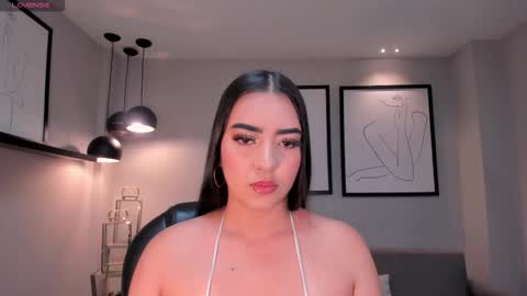 Sophie online show from December 2025 03:59:01 AM