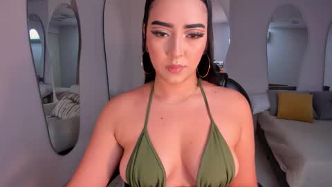 Sophie online show from March 2026 03:54:01 AM