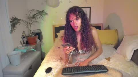 Snapshot of sophielondono21 chatting on November 2025 12:42:01 AM SofiTrans21 online show from November 2025 12:42:01 AM