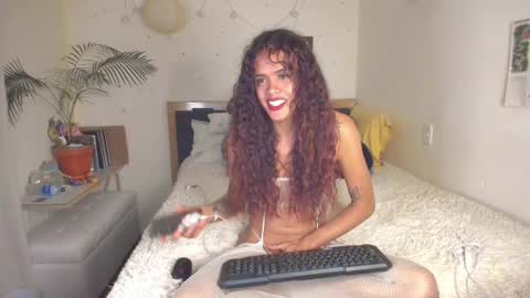 Snapshot of sophielondono21 chatting on December 2025 12:40:02 AM SofiTrans21 online show from December 2025 12:40:02 AM