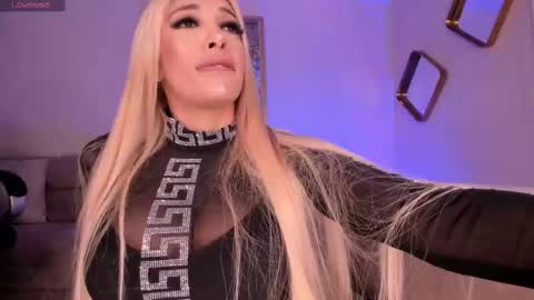 Snapshot of sophiepalmerx chatting on March 2025 01:40:01 PM Sophie Palmer online show from March 2025 01:40:01 PM