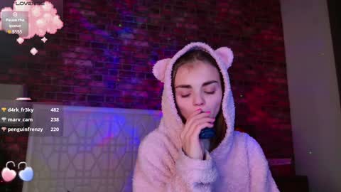 Sophie and my bestie Mandy    online show from December 2024 05:42:01 PM