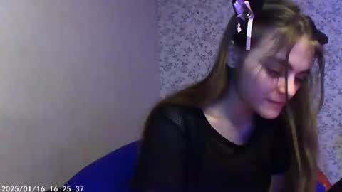 Sophie and my bestie Mandy    online show from January 2025 06:08:02 PM