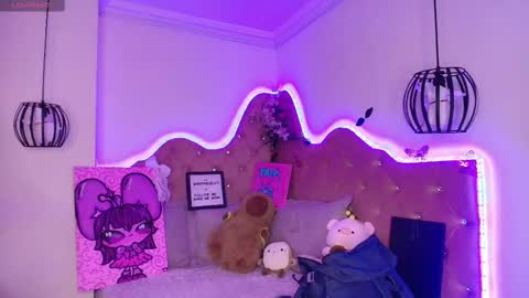 Snapshot of sophievv chatting on October 2025 07:58:02 PM Sophie online show from October 2025 07:58:02 PM