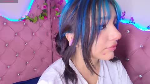   Sophie  online show from April 2026 07:39:02 PM