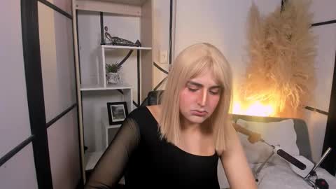 Snapshot of sophiewolf_ chatting on March 2026 05:34:02 AM Sophie online show from March 2026 05:34:02 AM