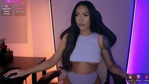 sophiexmoon online show from April 2026 07:11:01 PM