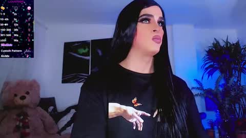 Sophie Sweet online show from September 2025 11:25:01 AM