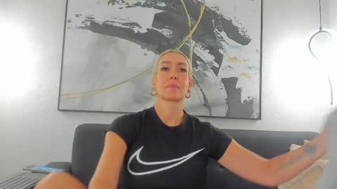 Sophi online show from March 2026 10:59:01 AM