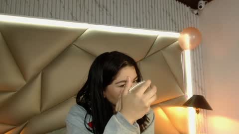 Snapshot of sophye_logan chatting on December 2024 03:20:01 AM sophye_logan online show from December 2024 03:20:01 AM