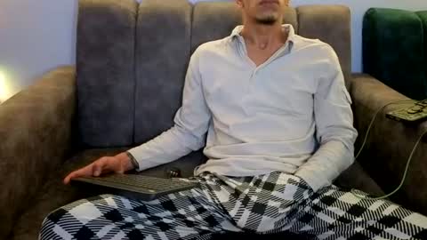 businessman online show from August 2026 08:27:01 AM