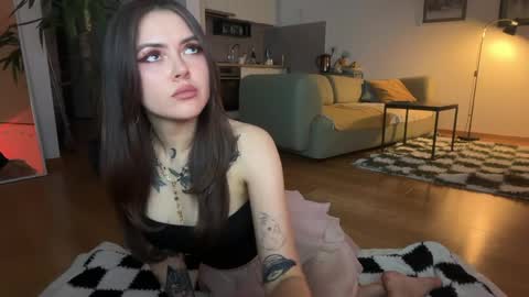 Kira online show from May 2026 10:07:01 PM