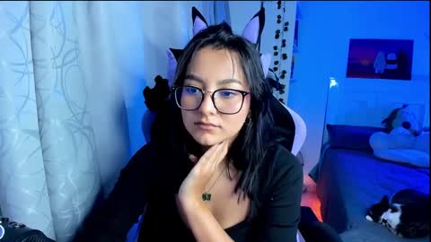 Snapshot of soy___lili chatting on December 2024 10:27:02 PM Lili online show from December 2024 10:27:02 PM