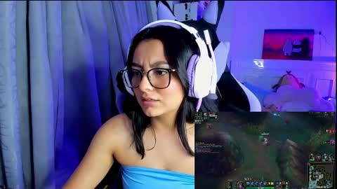 Snapshot of soy___lili chatting on December 2024 11:37:02 PM Lili online show from December 2024 11:37:02 PM