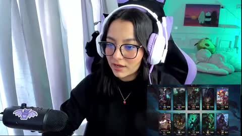 Snapshot of soy___lili chatting on January 2025 06:07:01 PM Lili online show from January 2025 06:07:01 PM