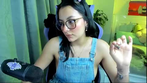 Snapshot of soy___lili chatting on February 2025 03:32:02 AM Lili online show from February 2025 03:32:02 AM