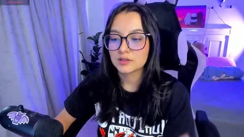 Snapshot of soy___lili chatting on September 2025 10:32:01 PM Lili online show from September 2025 10:32:01 PM