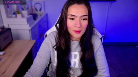 Snapshot of soyabby_ chatting on November 2025 10:45:02 PM Luisa online show from November 2025 10:45:02 PM