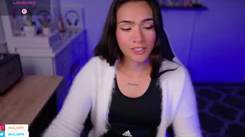 Snapshot of soyabby_ chatting on November 2025 10:09:02 PM Luisa online show from November 2025 10:09:02 PM