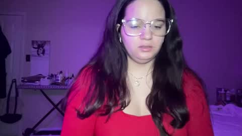 Soyoceanne online show from December 2025 06:16:01 PM