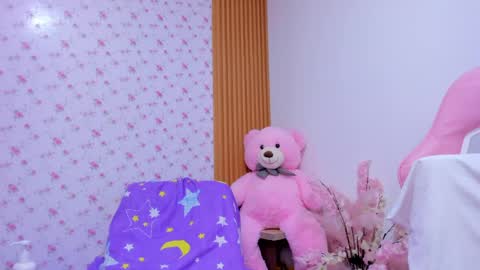 Snapshot of soyqeen chatting on May 2026 04:29:01 AM SoyQueen online show from May 2026 04:29:01 AM