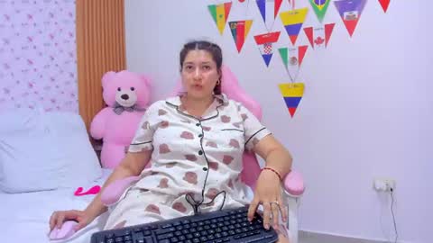 Snapshot of soyqeen chatting on July 2026 03:59:01 PM SoyQueen online show from July 2026 03:59:01 PM