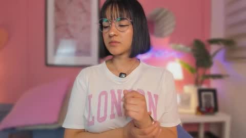 Snapshot of soysaraa_ chatting on December 2025 05:58:02 AM Aleja online show from December 2025 05:58:02 AM