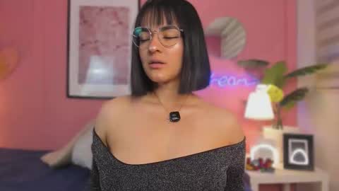 Snapshot of soysaraa_ chatting on February 2026 06:07:01 AM Aleja online show from February 2026 06:07:01 AM