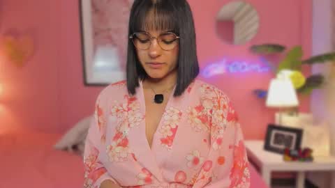 Snapshot of soysaraa_ chatting on February 2026 05:50:01 AM Aleja online show from February 2026 05:50:01 AM