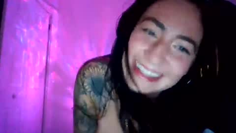 Spicywhitethangs online show from July 2026 06:20:01 AM