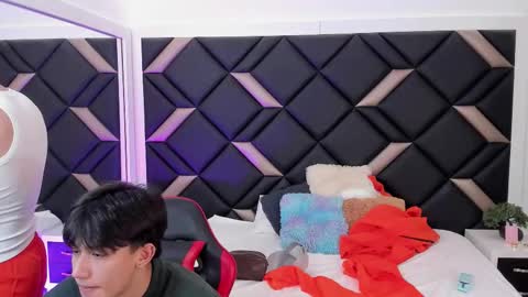 Gabo Lucas and Justin online show from November 2025 01:25:02 AM