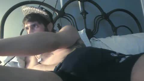 Snapshot of spacecase843 chatting on March 2025 07:19:02 AM TrndSettrz online show from March 2025 07:19:02 AM