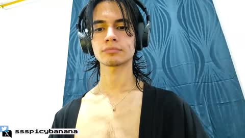 Snapshot of spaiseebuhnaanuh chatting on March 2025 06:43:01 AM Roger online show from March 2025 06:43:01 AM