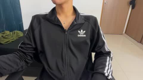 Snapshot of spaiseebuhnaanuh chatting on September 2025 07:00:01 AM Roger online show from September 2025 07:00:01 AM