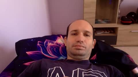 Snaiky online show from December 2025 12:10:01 PM