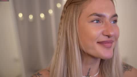 Snapshot of sparks__daisy chatting on December 2024 03:15:01 PM DAISY online show from December 2024 03:15:01 PM