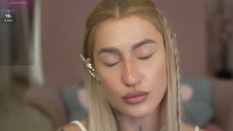 Snapshot of sparks__daisy chatting on December 2024 03:17:01 PM DAISY online show from December 2024 03:17:01 PM