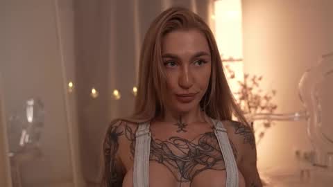 Snapshot of sparks__daisy chatting on February 2025 05:21:01 PM DAISY online show from February 2025 05:21:01 PM