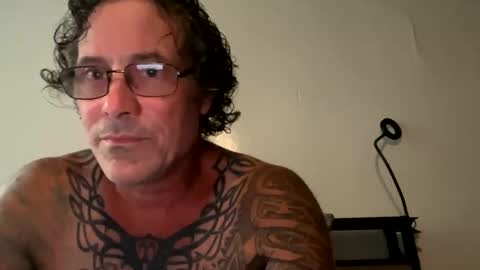 specter1972 online show from November 2025 10:44:02 PM