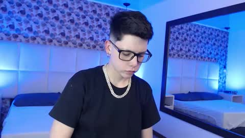 spencerm_ online show from October 2025 09:49:01 PM