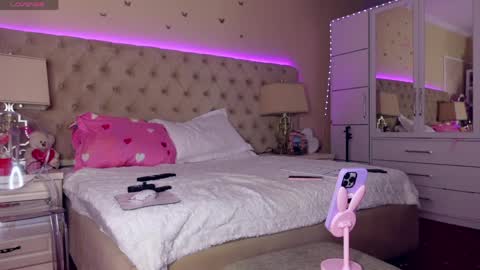 Alicia online show from April 2026 06:00:02 AM