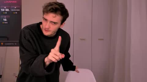 Snapshot of spider___man chatting on November 2025 06:12:01 PM Spidey online show from November 2025 06:12:01 PM