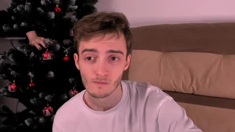 Snapshot of spider___man chatting on December 2025 04:45:02 PM Spidey online show from December 2025 04:45:02 PM