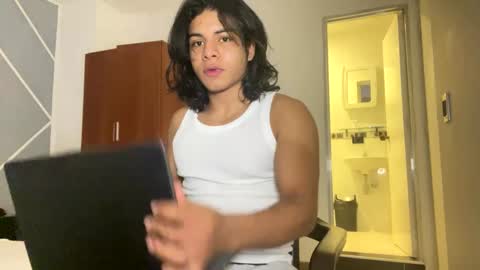 Snapshot of spideychill chatting on December 2024 10:01:02 AM spideychill online show from December 2024 10:01:02 AM