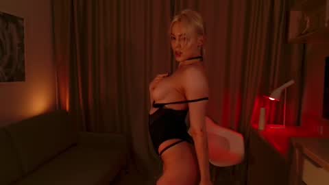 Elizabeth online show from December 2024 06:42:02 PM