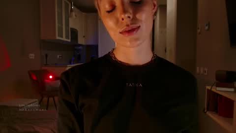 Elizabeth online show from November 2025 02:38:02 PM