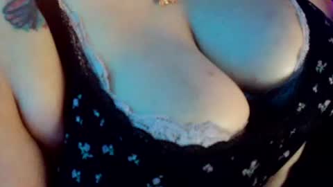 Vanessa Spade online show from October 2025 09:49:01 AM