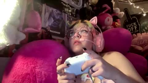 Pixie online show from June 2026 12:24:01 AM